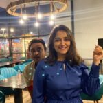 Jinal Belani Instagram - 💙 All Smiles 💙 💙Cause we are in Third week 💙 #bhagwanbachave 👗- @kinjal.prajapati136 @valleygirl_clotthing_bykinjal 📸 - @sneak.peekssss At @frizbee.sbr
