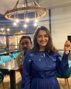 Jinal Belani Instagram - 💙 All Smiles 💙
💙Cause we are in Third week 💙 #bhagwanbachave
👗- @kinjal.prajapati136 @valleygirl_clotthing_bykinjal
📸 - @sneak.peekssss
At @frizbee.sbr