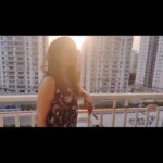 Jinal Belani Instagram - Windy Day + Good Hair Day + A friend to capture the video = One self obsessed Reel 😆