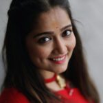 Jinal Belani Instagram - लाल हो जब यह शाम किनारा, ओढ़ा देना सर पे सारा - गुलज़ार
