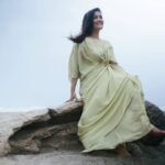 Jinal Belani Instagram - You don't know me if you haven't seen me laughing like 3rd pic. 😉😁 (Most probably on my own joke) . . Also, this pic was taken at #somnath, during one of most memorable shoots for @ottindia_ @niravubarot Clicked by @gypsy_soul_jax MUAH - @jitunayi @patelkomal2391 Costume- @dvfashionstudio Styled by- @deepy_s_designer