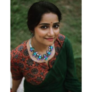 Jinal Belani Instagram - જગતમાં છે લ્હાવા કદમ પર કદમ પર,
ફકત એક શરત છે ગતિમાન રહેવું.
નવા છે મુસાફિર વિસામે વિસામે,
નવી સગવડો છે ઉતારે ઉતારે

- મરીઝ

Clicked by - @gypsy_soul_jax 
MUAH - @jitunayi @patelkomal2391 
Costume - @dvfashionstudio 
Styled by - @deepy_s_designer 
@ottindia_ 💗