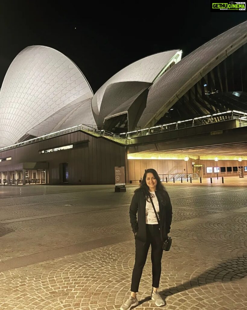 Jinal Belani Instagram - After 15 days of coming back to India, I realised that I forgot to post pictures with the most iconic places in Sydney 😃