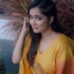 Jinal Belani Instagram - Hey what's up? . 📷 @jaxy_not_jeksy 👗 @disha_vadgama @dvfashionstudio MUAH - @jitunayi @patelkomal2391 Styled by - @deepy_official_