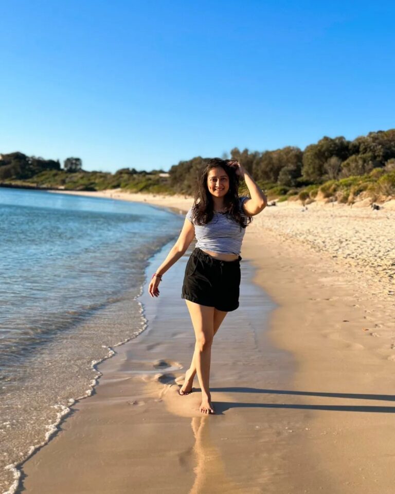 Jinal Belani Instagram - Beach day 🌅⛱️🌊🏖️ LaPerouse