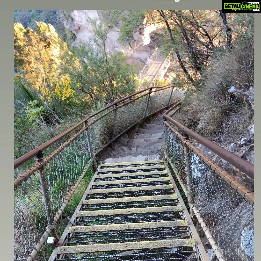 Jinal Belani Instagram - Peaceful, Blissful, Powerful ✨🙏 At the Blue mountains, Three sisters walk 🌅⛰️🏞️ Blue Mountains
