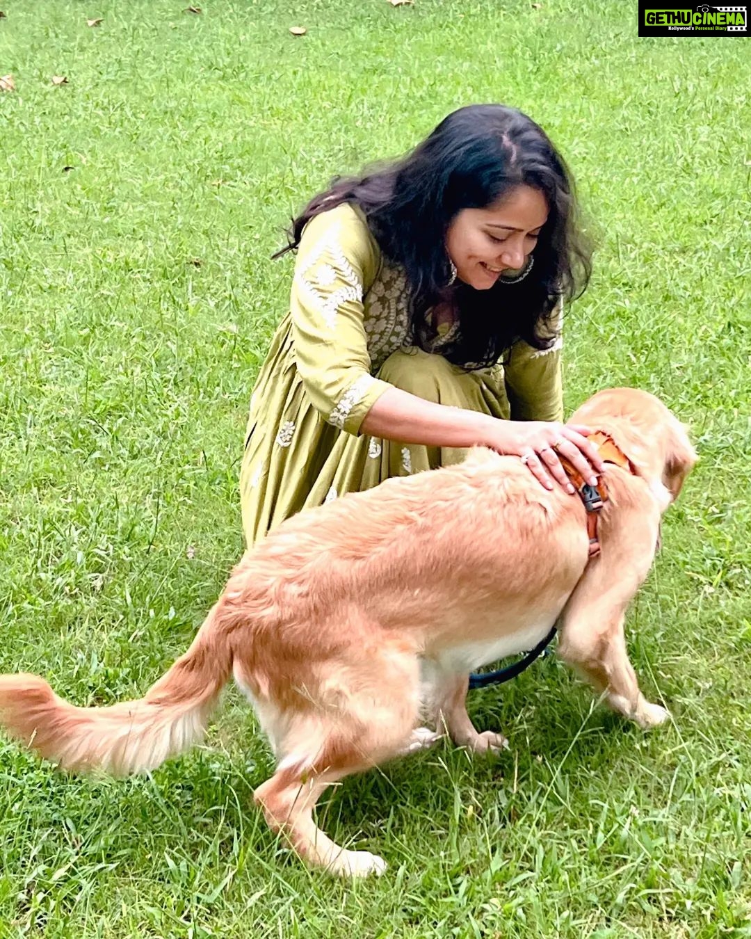 Jinal Belani Instagram - Little extra happy today 🥰 So people who know me, know of my fear of dogs!!! and this happened today. Feels like an achievement for sure ✨ Guess what her name is... Jini!! 😀