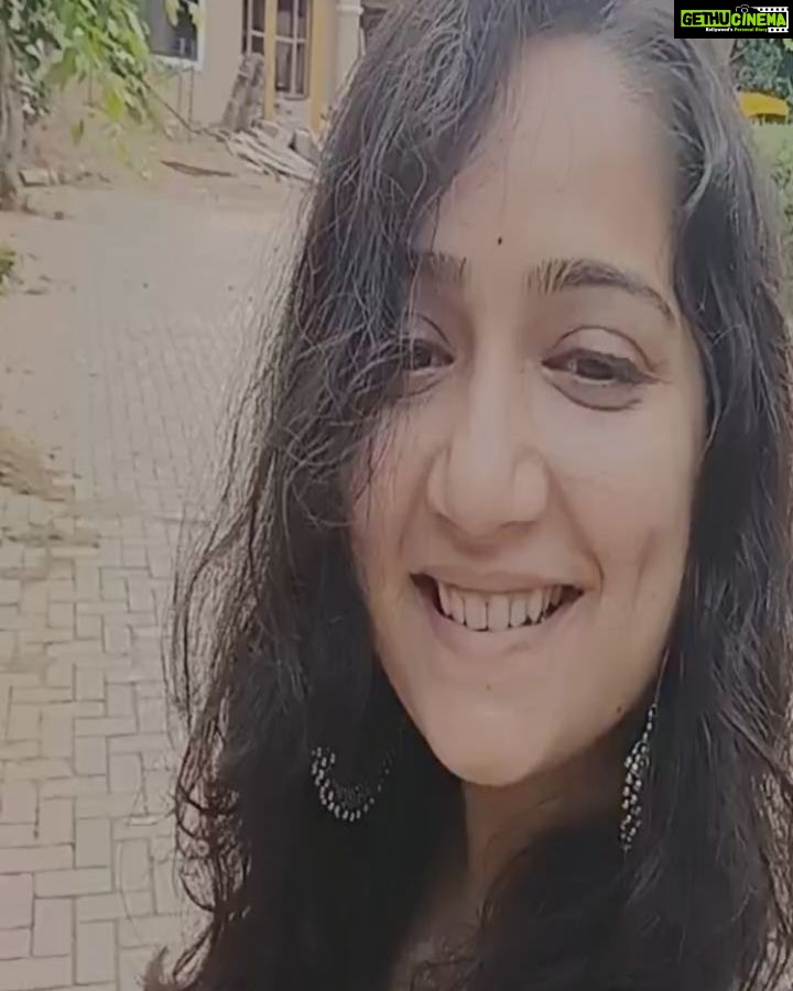 Jinal Belani Instagram - Little extra happy today 🥰 So people who know me, know of my fear of dogs!!! and this happened today. Feels like an achievement for sure ✨ Guess what her name is... Jini!! 😀