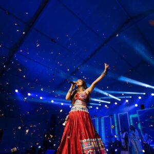 Jolly Rathod Instagram - A night to remember at TGL garba,Indore last night..❤️❤️✨✨
📸 : @tanmaybhavsar_photography 

Wearing : @jinals_couture 
Jewelleries : @the_beta_girl 
MUAH : @divya_makeover_27 
Styled by : @stylebystutea 

#jollyrathod #jollyrathodlive