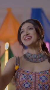 Jolly Rathod Instagram - Keep the love coming for Garba Mashup-3’ !!!✨✨
Link in bio..🫶🏻

#jollyrathod #garba #navratrispecial 

Wearing : @anmolbyankoorshukla 
Jewellery : @anjanase_official  @the_beta_girl 
MUAH : @divya_chavda_27