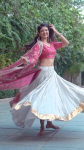 Jolly Rathod Instagram - The Gujju Tomorrowland month is here!!!!😍
Also,this song is fab!!! @shyam_sidhawat_ 🤌🏻✨

Chaniya Choli : @myamyraah (Leave Comment for price details)
Jewellery : @the_beta_girl 
Muah : @divya_makeover_27 
Shot by : @illuminatepixels 

#insta #instareels #trending