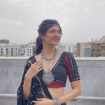 Jolly Rathod Instagram – Ufff fav season is almost here!!!!!!🫶🏻

Jewellery : @aurelia_jewellery 
Chaniya Choli : @myamyraah 
Hair : @divya_makeover_27 

#garba #navratri #chaniyacholi #style #fashion #music #singer Ahmedabad, India