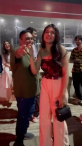Jolly Rathod Instagram - Dog Prank 🐶🐶 ... 😂😂😂 This Time With My Bestie, Superb Actress And An Amazing Singer 🥰🥰🥰 @jollyrathod 😜😜😜😜 Video Courtesy @karanghoda ❤️❤️ #reelsinstagram #reels #prank #dogprank #hemangdave #actor #jollyrathod #friends Ahmedabad, India