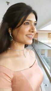 Jolly Rathod Instagram - 🧡🧡🧡
Wearing : @disha_shahofficial 
Jewellery: @jewels.byneha 
Makeupandhair: @makeupbykrupapatel 

#topmusicawards #reelsinstagram #trendingreels #trending #reelitfeelit #fashion #music #love