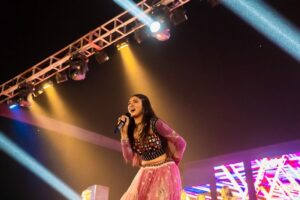 Jolly Rathod Instagram - The epic night that was yesterday!!!🩷✨
#Day5..
Loved the energy at Alphonso Party Plot..
📸 : @tanmaybhavsar_photography 

Wearing : @jinals_couture 
Muah : @divya_makeover_27 
Styled by : @stylebystutea