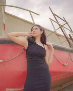 Jolly Rathod Instagram - Okay last post in this series..
Thank you for all the love to last reel..

📷 : @tanmaybhavsar_photography 

#launggawacha  #1minmusic #jollyrathod #jollyrathodreels #jollyrathodgarba