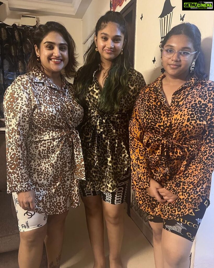 Jovika vijaykumar Instagram - Do you wanna see a magic trick? 🎩🫶 - - - Dresses from @vanithavijaykumarstylingstudio Dm to order 🫶 Chennai, India