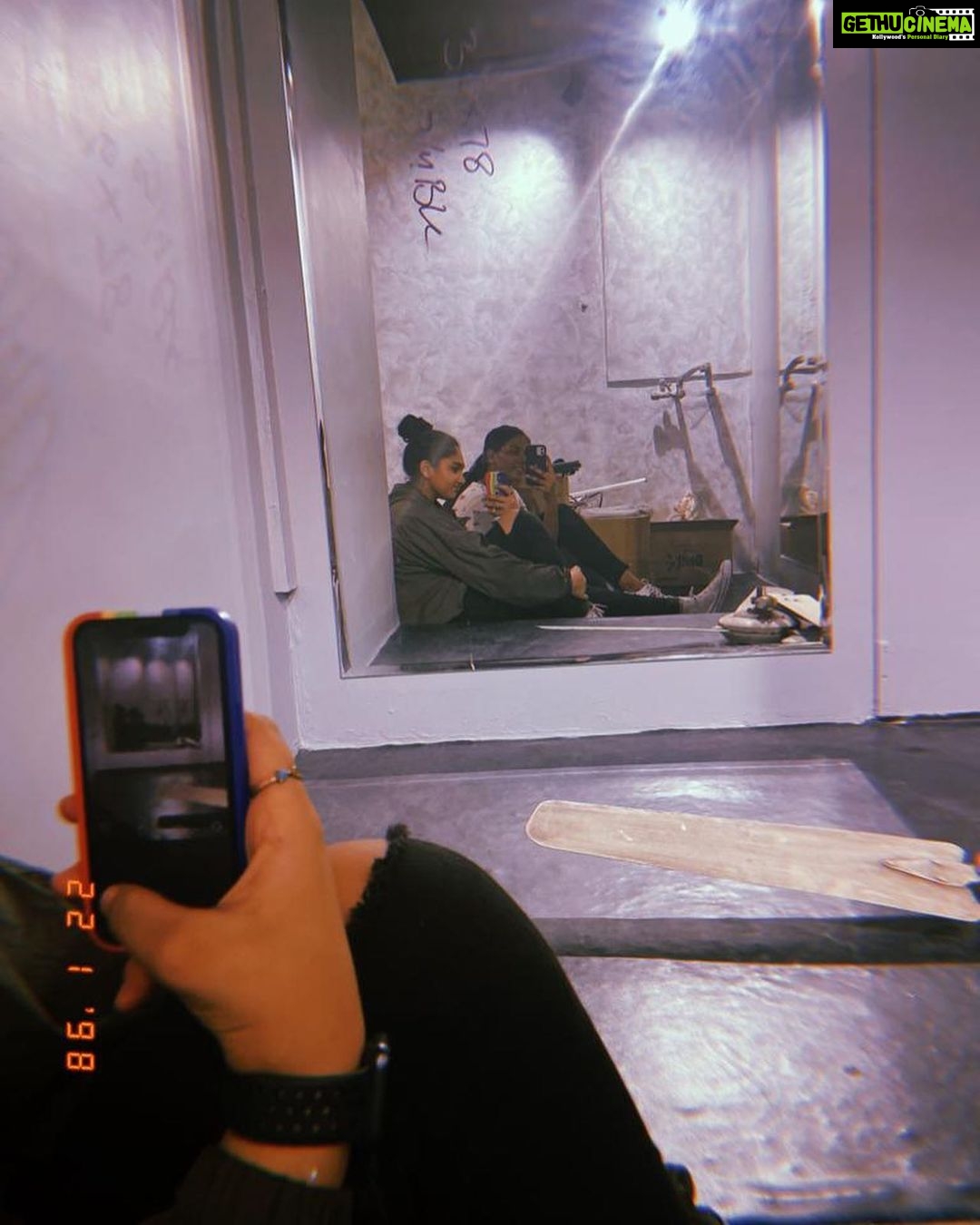Jovika vijaykumar Instagram - ~ Sometimes a whole year changes nothing ✨ ft. Bestie no.1 Chennai, India