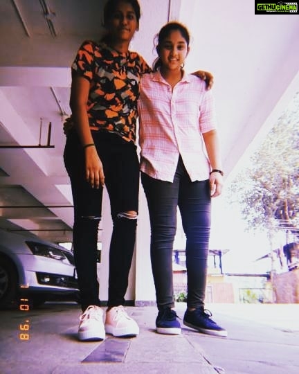 Jovika vijaykumar Instagram - This cheater is making me look shorter when in reality I'm taller 💁😠 Anjuna, Goa