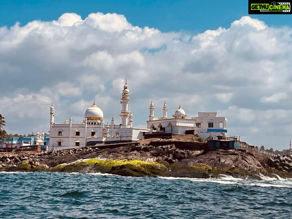 Jovika vijaykumar Instagram - معبد على الشاطئ Vizhinjam International Seaport