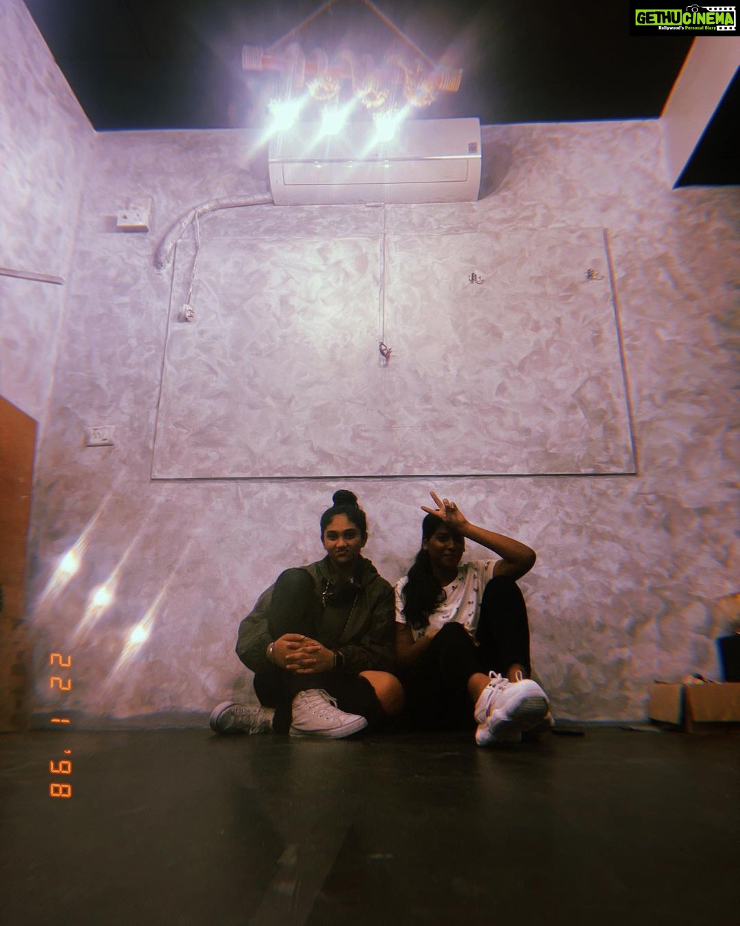 Jovika vijaykumar Instagram - ~ Sometimes a whole year changes nothing ✨ ft. Bestie no.1 Chennai, India