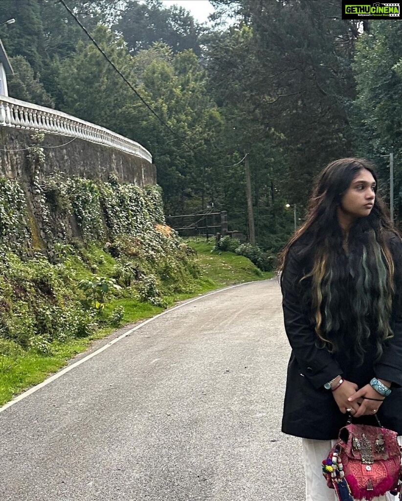 Jovika vijaykumar Instagram - Green and blue to match your pictures Kodaikanal- Princess of Hills