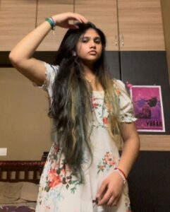 Jovika vijaykumar Instagram - 🤍🤍🤍