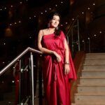 Juhi Parmar Instagram - Painting the town red 🌹❤️ in Juhi style! Glimpses from last night as I dolled up and attended an awards ceremony after long! The red carpet, the lights, the camera..I guess somethings I will always love, always cherish as is the love from all of you! More coming up soon…. Styled by: @deeti.mehta Outfit : @kelaayah Assistant @snehatiwari05 Managed by @brandnbuzz MUA @ruupa_krupa