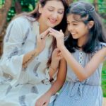 Juhi Parmar Instagram - Mera har sapna starts and ends with you! Truly my bundle of joy, happiness and the best destresser in the world! Happy Sunday Everyone #mother #motherdaughter #childlove #happy #together #reels #reel #reelsinstagram