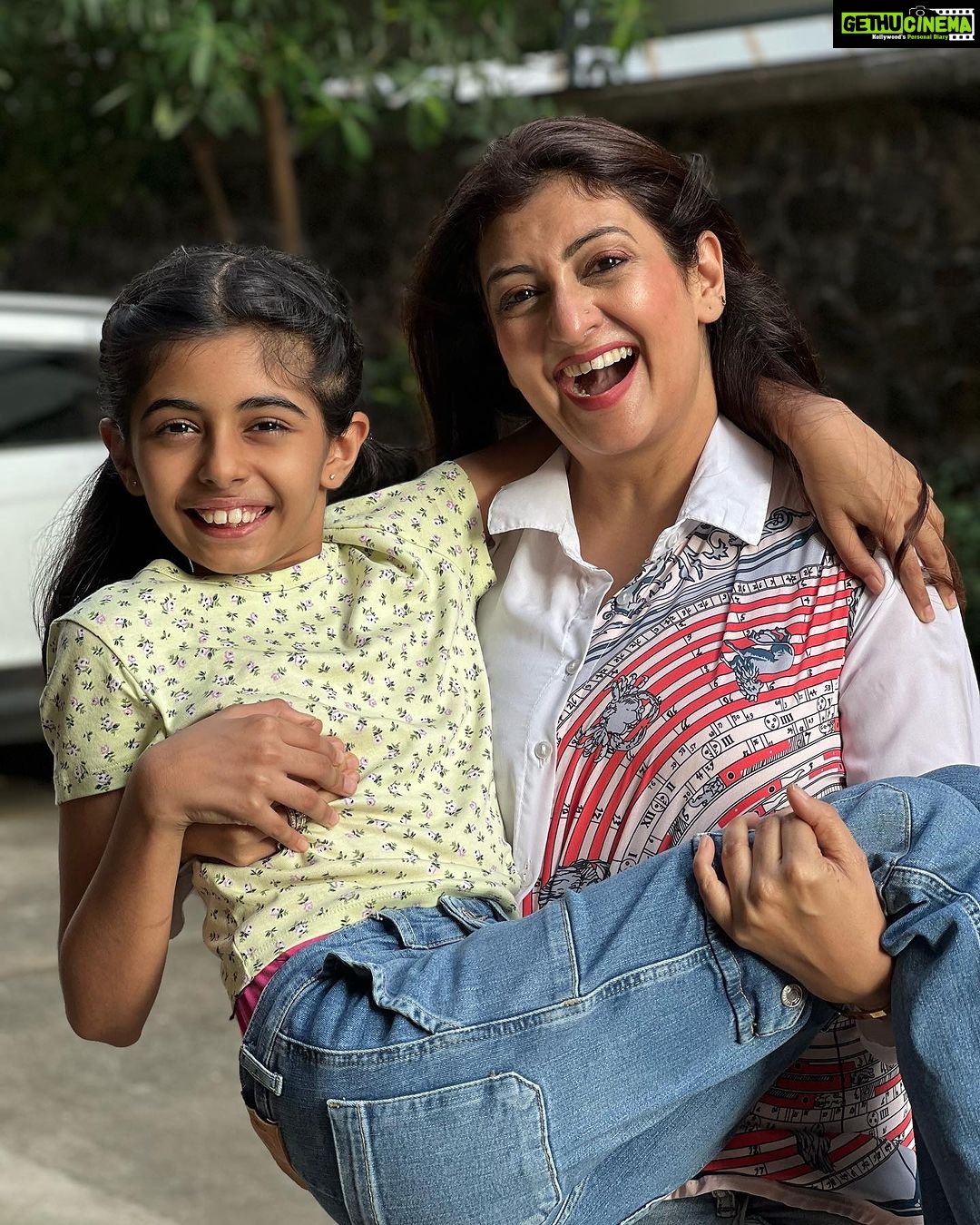 Juhi Parmar Instagram - With the speed you are growing up my doll, am not sure how much longer I can carry you like this but I know as much as I love the beauty of watching you grow up, I miss the mini you as well my Ginni! #motherdaughter #motherhood #mummaginni #loveislove #loveofmylife #🧿