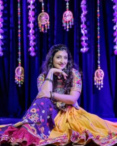 Juhi Parmar Instagram - There's a magic when colours blend, when the brightest smiles light up and the greatest of dance moves are pulled out....that magical time of the year is Navratri!  Wishing all of you a very very Happy Navratri and hope you are enjoying these days full of dance and memories ❤️ 
#navratri #navratrispecial #navratricollection #indian #festive #festivewear
