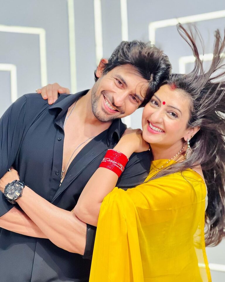 Juhi Parmar Instagram - The Sumit to Kumkum, the Husein to Juhi, the Tom to Jerry, Husein you play different roles to me. But in all the roles one quality is constant.. our smiles 😁 And I hope that remains hamesha And that’s what I wish for you on your birthday and every day.. हँसता रह, हँसाता रह। Be the same always.. be you 🫶🏻 P.S. My stomach does cartwheel with laughter the way my hair is doing cartwheel (in you words) in the 2nd pic. तो ये फोटो तो बनता था 😅 Bigg hug to you.. Happy birthday mere dost 🥳😘 Stay as hotttt hamesha 🔥 #birthdaywishes #happybirthday #friendship #birthday