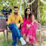 Kaavya Singh Instagram - #shooting #with #myfavstar #khesarilalyadav #hero #favorite #love #lights #camera #action #happy #feelingblessed #lovemyself #🧿 #dedication #faith #omnamahshivaya 🔱 @khesari_yadav