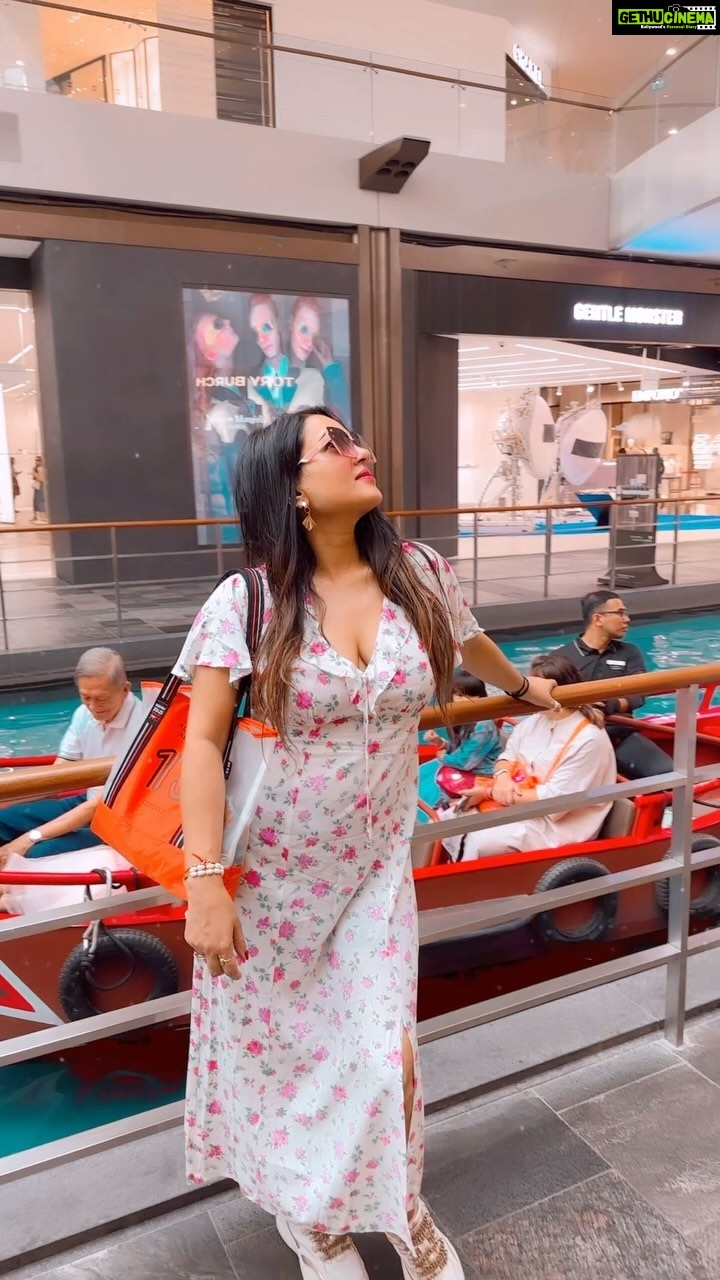 Kaavya Singh Instagram - #marinabaysands #singapore🇸🇬 Marina Bay Sands,singapore