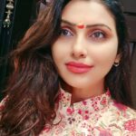 Kajal Nishad Instagram - तुम नज़र से नज़र मिला के कहो जो भी कहना है, मुस्कुरा के कहो