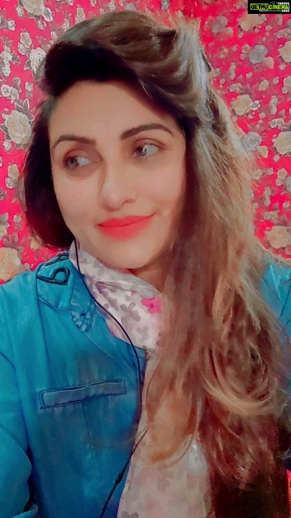 Kajal Nishad Instagram - एक चिड़िया,,, love it ❤️😍🥰