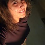 Kajal Raghwani Instagram - ☀️ Kal nahi aaye the tum 😔 🌞 but aaj I'm happyyyyyyyy happpyyyyyy happpppyyyyy 😃😄😁 ✨️