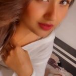 Kajal Raghwani Instagram - मंजिल meri bas tu और tu 🧿✨️💜 . . . . . . . . . . #kajalraghwani #kajalraghwanisworld #love #happiness #timtim #✨️