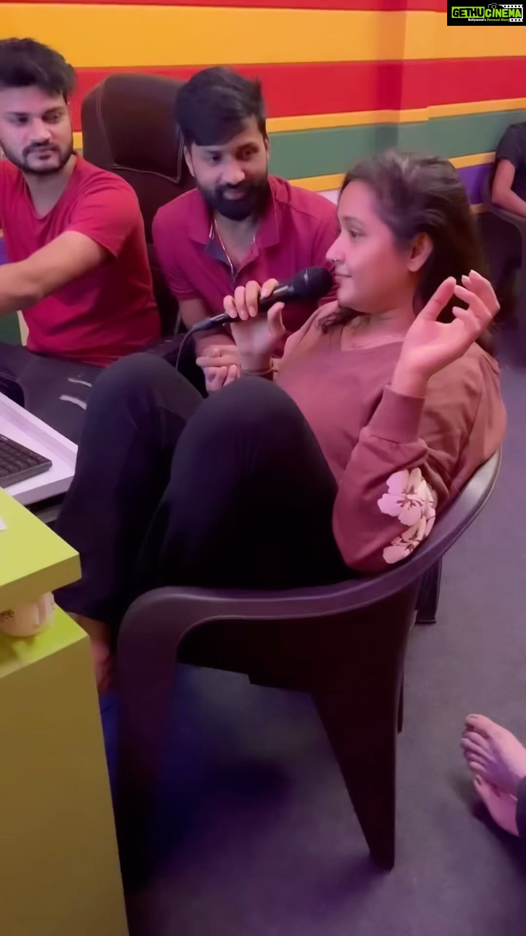 Kajal Raghwani - 500.6K Likes - Hum hayi piyaji ke patri tiriyawa 🕊️
Baki…..
Piya khatir to hamesha patri he rahenge ✨♥️🧿☘️
In my voice 🦚🪶
Love you ✨