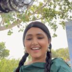 Kajal Raghwani Instagram - Sir ke sath masti 🤪🤪🤪 Sir ne video Sahi nahi banaya isliye sir ko ek padi hahaha 🤪🤪🤪 Sorry sir 🙏🫣 @manjulthakurofficial Khush rehna jaruri hai or main rehti hu and jo hamari khushi se dukhi ho wo _____ Jaye 🤪 I really don’t care but I’ll pray that ke aap bhi khush he rahe 🙏 Anyways ths 1 is My favourite song ♥️✨🧿☘️