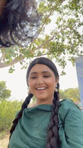 Kajal Raghwani Instagram - Sir ke sath masti 🤪🤪🤪 
Sir ne video Sahi nahi banaya isliye sir ko ek padi hahaha 🤪🤪🤪 

Sorry sir 🙏🫣 @manjulthakurofficial 

Khush rehna jaruri hai or main rehti hu and jo hamari khushi se dukhi ho wo _____ Jaye 🤪 I really don’t care but I’ll pray that ke aap bhi khush he rahe 🙏

Anyways ths 1 is My favourite song ♥️✨🧿☘️