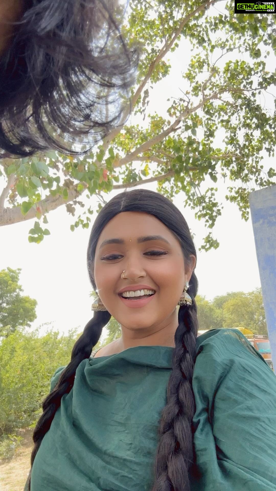 Kajal Raghwani - 192.9K Likes - Sir ke sath masti 🤪🤪🤪
Sir ne video Sahi nahi banaya isliye sir ko ek padi hahaha 🤪🤪🤪
Sorry sir 🙏🫣 @manjulthakurofficial
Khush rehna jaruri hai or main rehti hu and jo hamari khushi se dukhi ho wo _____ Jaye 🤪 I really don’t care but I’ll pray that ke aap bhi khush he rahe 🙏
Anyways ths 1 is My favourite song ♥️✨🧿☘️