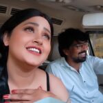 Kajal Raghwani Instagram – Hahahha ab kya karein 🤣🤣🤣
@manjulthakurofficial sir dhadhi khuja rahe hadh ho gai 🤪😜🤣

#kajalraghwani #funny #joke #fun #comedy #🤪