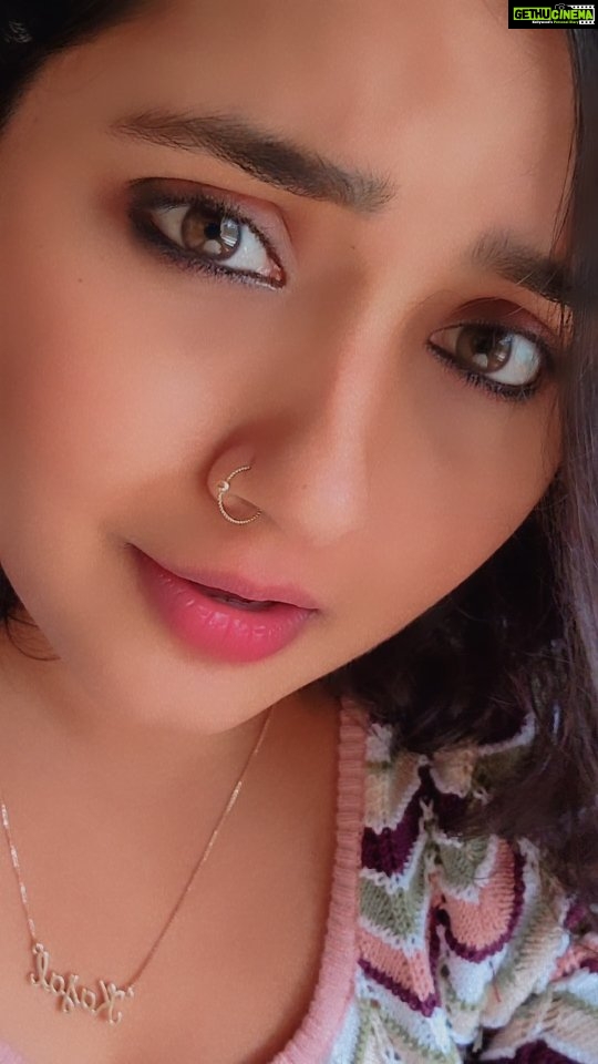 Kajal Raghwani - 185.3K Likes - Bahotooooo se बहोत karte hai 🤣🤣🤣
Hahhaha...
