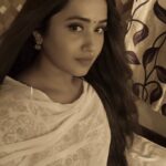 Kajal Raghwani Instagram - Samje 😇 ✨️ ☘️ 🧿 ❤️ #kajalraghwani #💖