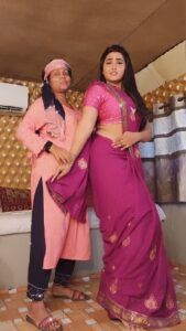 Kajal Raghwani Instagram - टूट jai राजा जी Palang Sangwan ke । 

Hahahhaha 🤪🙈🤣

हम pagal ho gaye hai 🤣🤣🤣 aaj bhojpuri music लवर्स ।

#bhojpuri #hits #trending #trendingsong #afsanakikhawahish #onereel #on #khesarilalyadav #song #completed #enjoy #this  #reels #reeloftheday #kajalraghwani #🧿