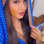 Kajal Raghwani Instagram - Haye tumhara chumma 😽 Tumhe humse huwa hai pyaar … 🙈💋♥️ @binappandey ♾️ 🧿 ☘️ #Reeloftheday #kajalraghwani #binapandey #fun #enjoying #masti #reels #love #song #🧿 #☘️ #♾♥️