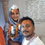 Kajal Raghwani Instagram - Kashi Vishwanath BABA 🧿☘️♾️✨ Bahot he achhese darshan huye aaj thank you to all 🙏 blessed 😇 aaj naye saal ka pehla din baba ke aashirvad ke sath ☘️ 🙌 Har Har Mahadev 🙌