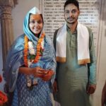 Kajal Raghwani Instagram - Kashi Vishwanath BABA 🧿☘️♾️✨ Bahot he achhese darshan huye aaj thank you to all 🙏 blessed 😇 aaj naye saal ka pehla din baba ke aashirvad ke sath ☘️ 🙌 Har Har Mahadev 🙌