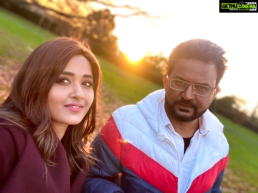 Kajal Raghwani Instagram - ✌️Haaayyloooòoooo 🎊 Mr. Raghuraj urf @ananjayraghuraj007 🧔♂️ 🎉🎂 May your birthday 🌿 brings a lot of smile to your face,😄 😇❤️ Happiness to your heart, And many blessings 🙌☘️🧿 to your whole life. 🎊✨️🤗 🎂🎉Happy Happy Happy Wala Birthday To You !🎂🎊
